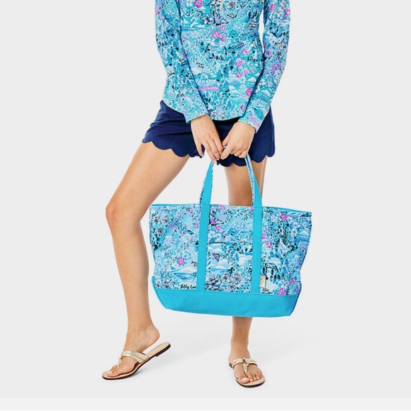 Lilly Pulitzer Handbags - LILLY PULITZER Destination North Carolina "Mercato" Tote Bag